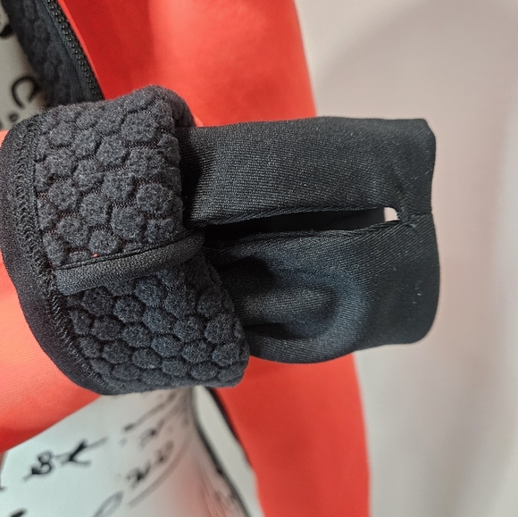 Nike therma fit women's small jacket - Picture 7 of 7